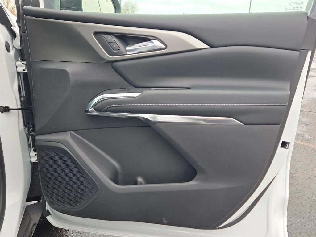 2026 Chevrolet Traverse LT - Photo 8