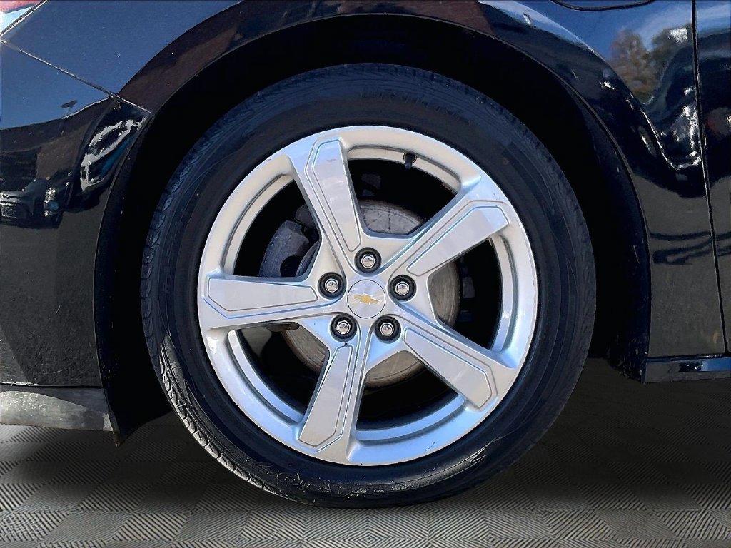 Used 2018 Black Chevrolet LT image 7
