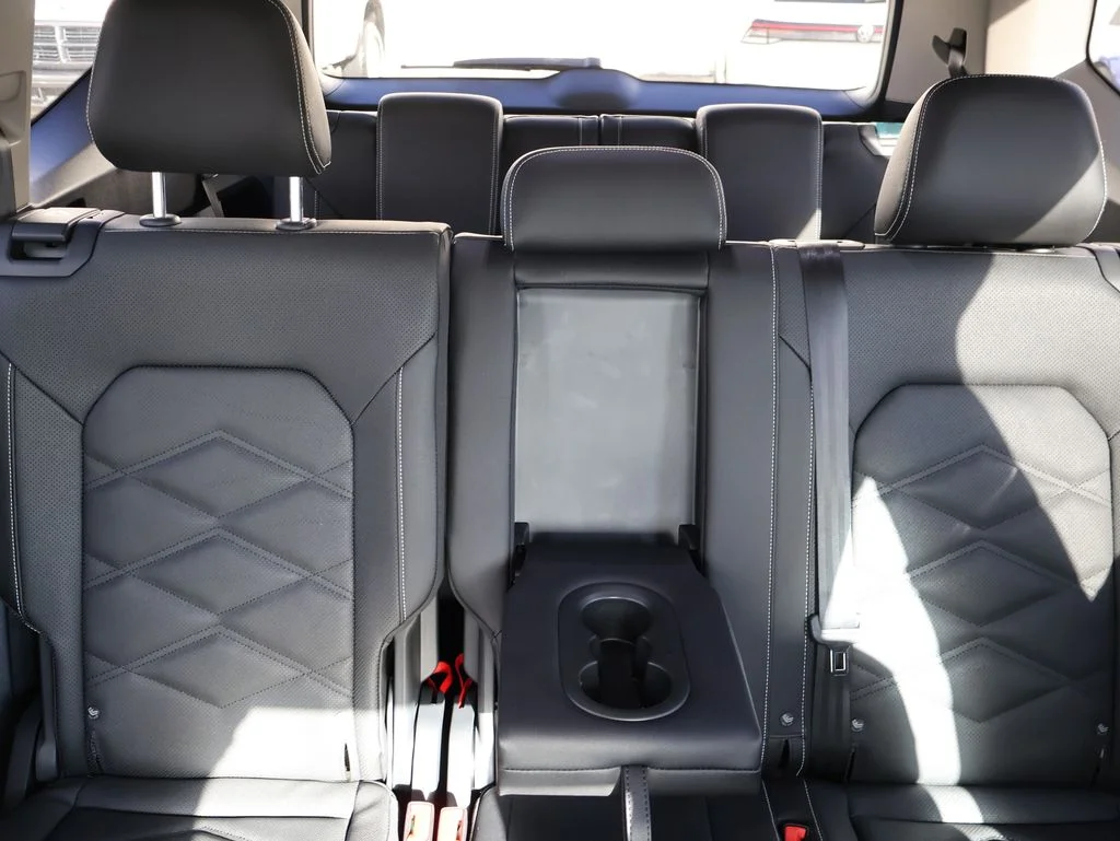 New 2026 Silver Volkswagen 2.0T SE w/Technology image 32