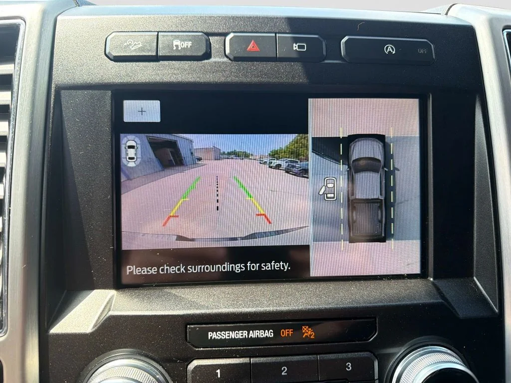 Used 2019 Black Metallic Ford Platinum image 25