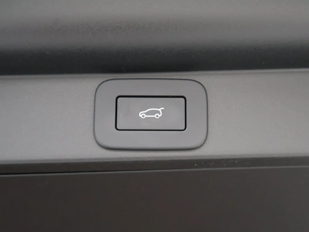Certified Used 2026 Carpathian Gray Premium Metallic Land Rover SE image 16