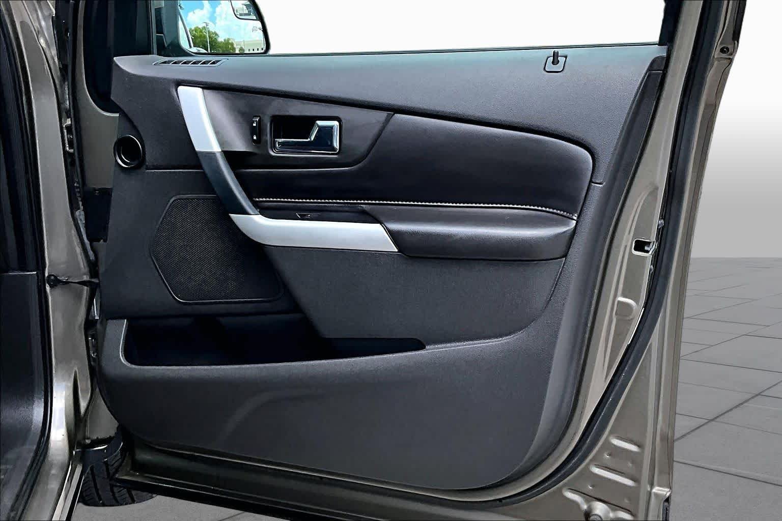 Used 2013 Mineral Grey Metallic Ford SEL image 26