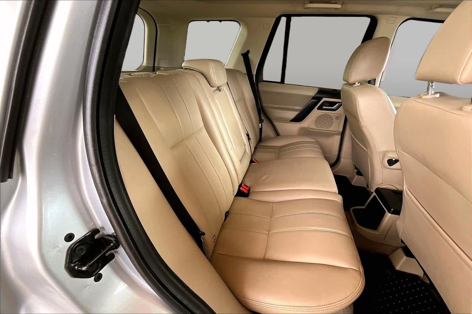 Used 2014 Indus Silver Land Rover  image 19