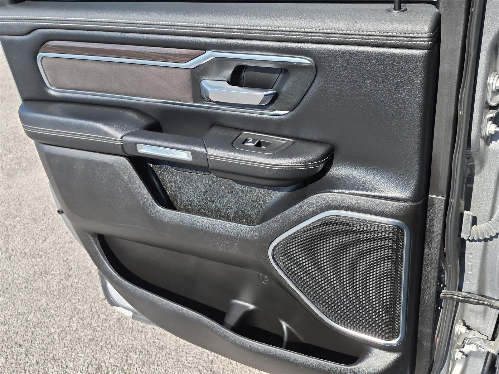 Used 2025 Billet Silver Metallic Clearcoat Ram Laramie image 32