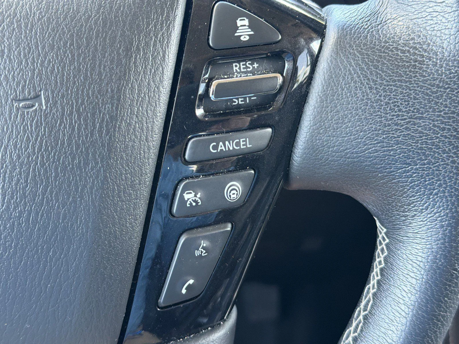 Used 2022 Gray INFINITI LUXE image 31