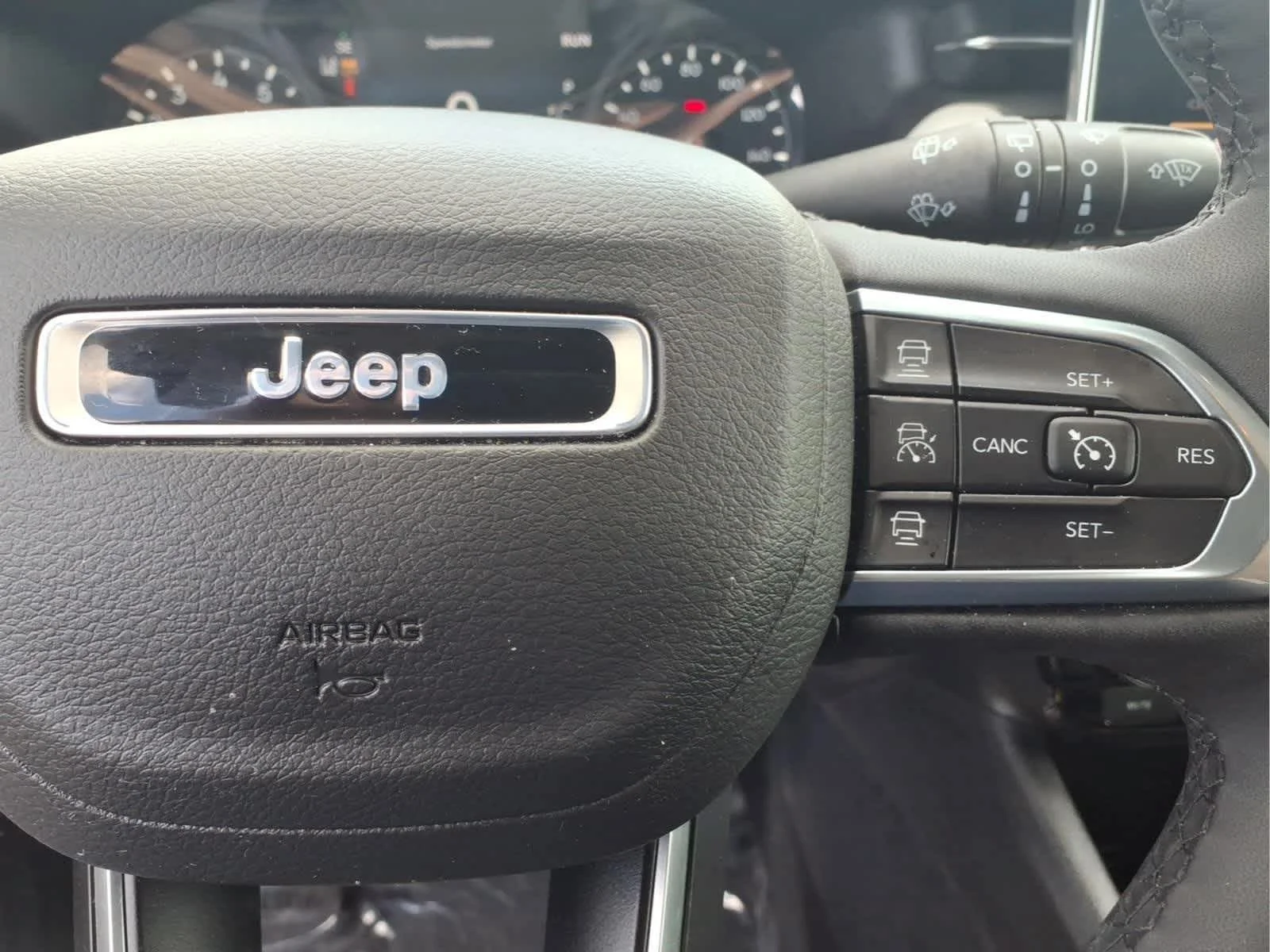 Used 2024 Sting-Gray Clearcoat Jeep Limited image 29