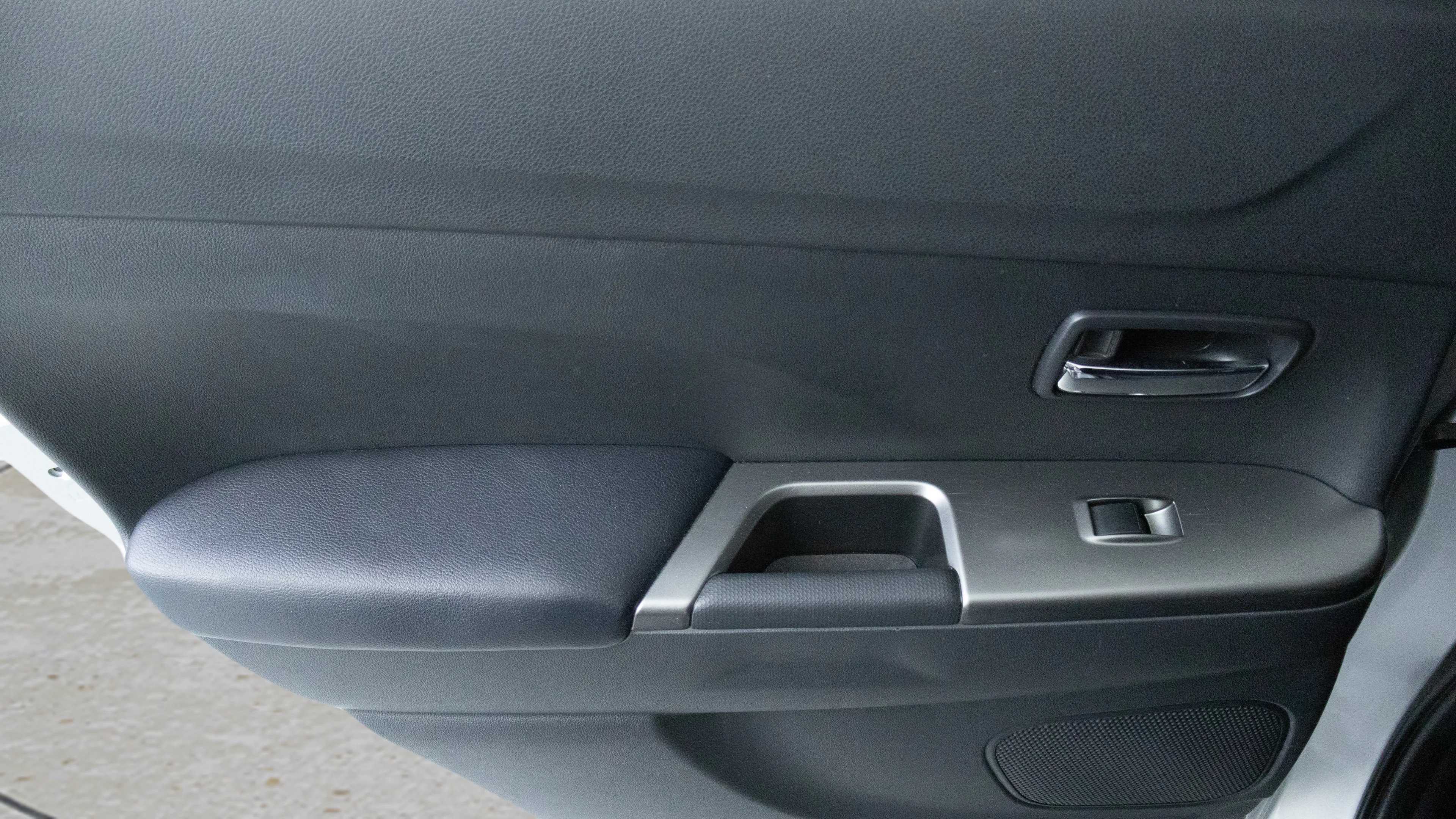 Used 2024 Silver Mitsubishi S image 26
