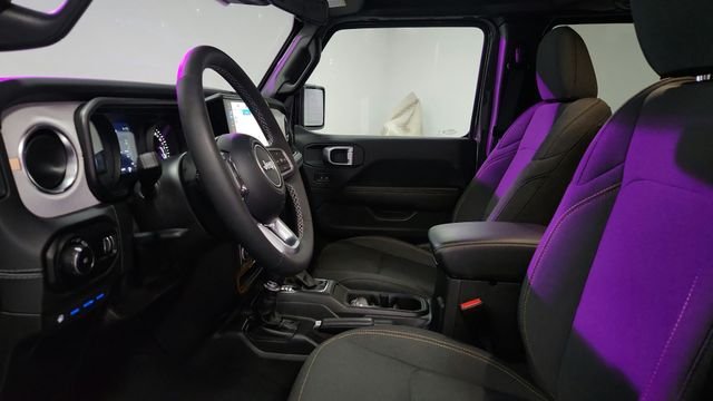 Used 2025 Gray Jeep Sahara 4xe image 15