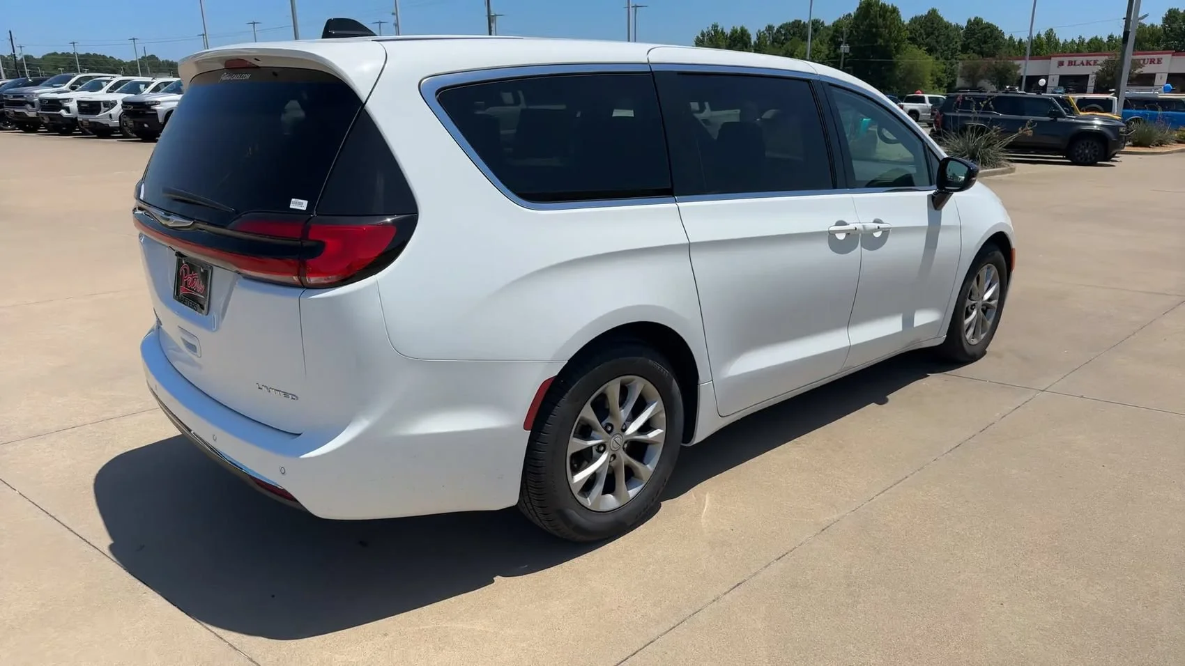 Used 2026 Bright White Clearcoat Chrysler Limited image 9