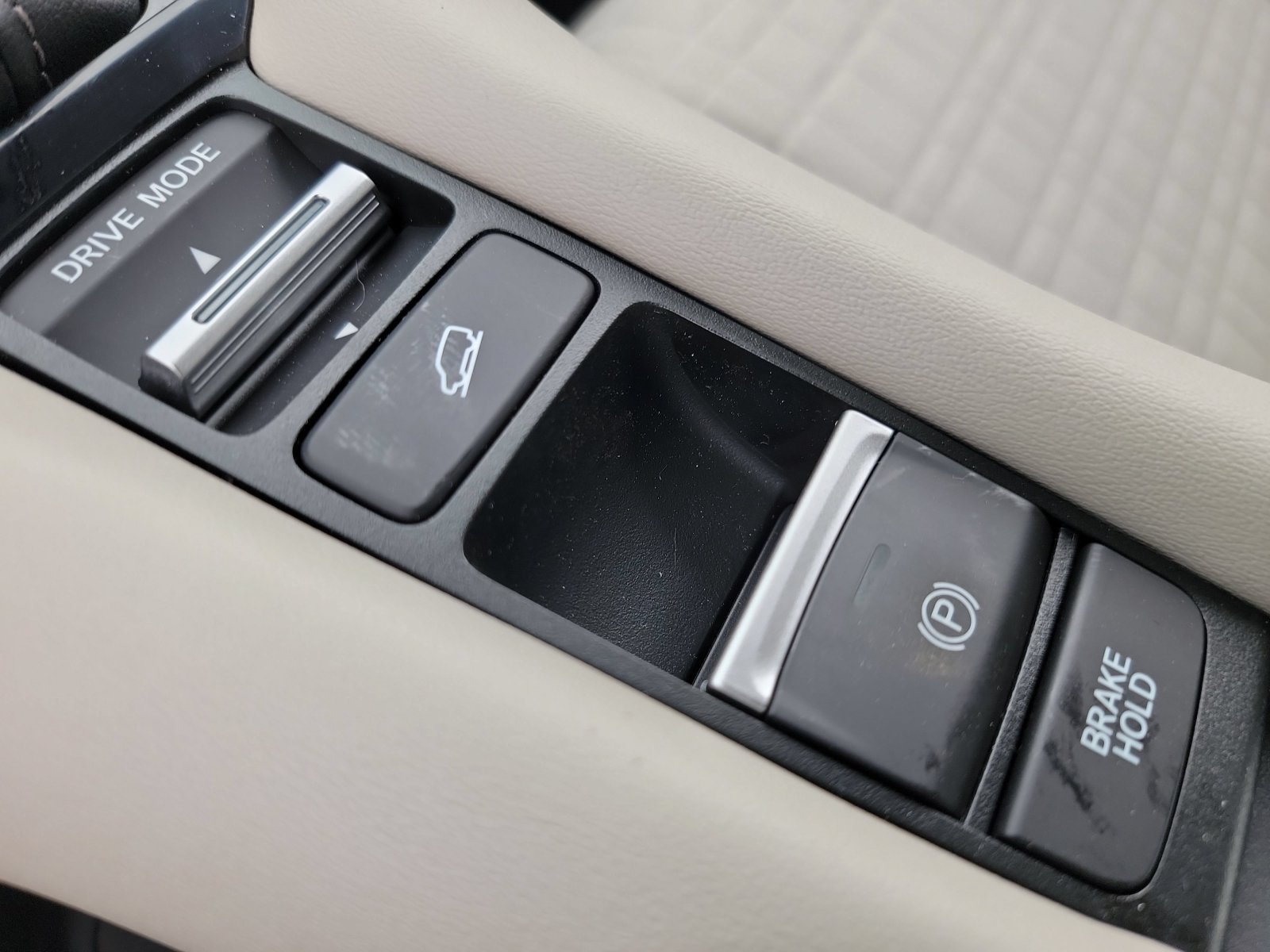 New 2027 Platinum White Pearl Honda LX image 25