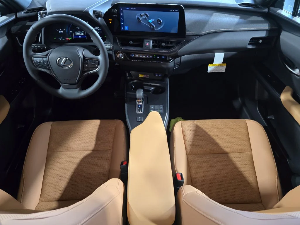 Used 2025 White Lexus 300h Premium image 30