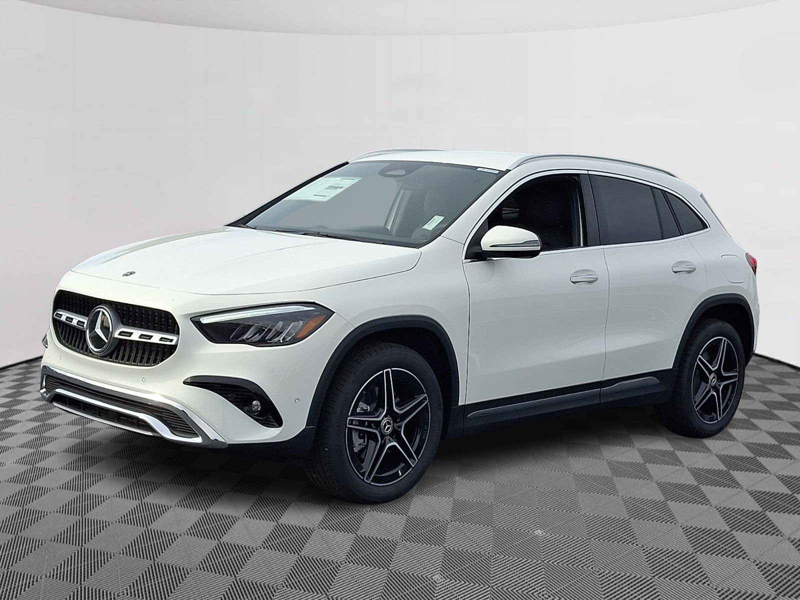 New 2026 Polar White Mercedes-Benz GLA 250 image 3