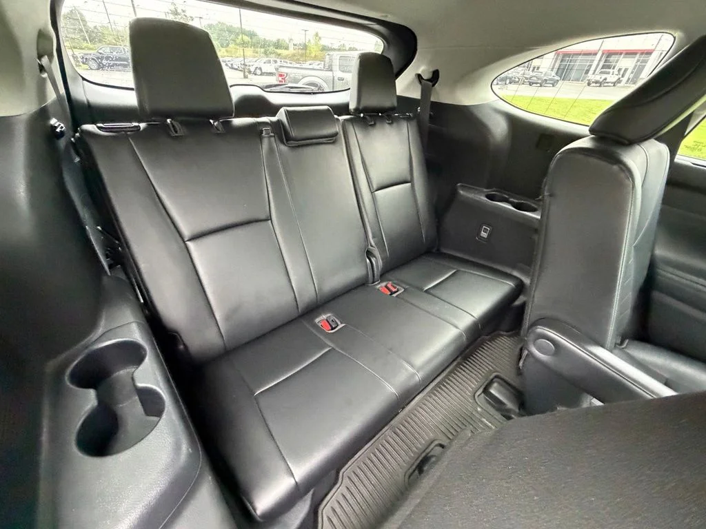 Used 2021 Silver Toyota XLE image 43