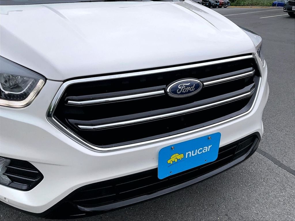 Used 2019 White Ford Titanium image 32