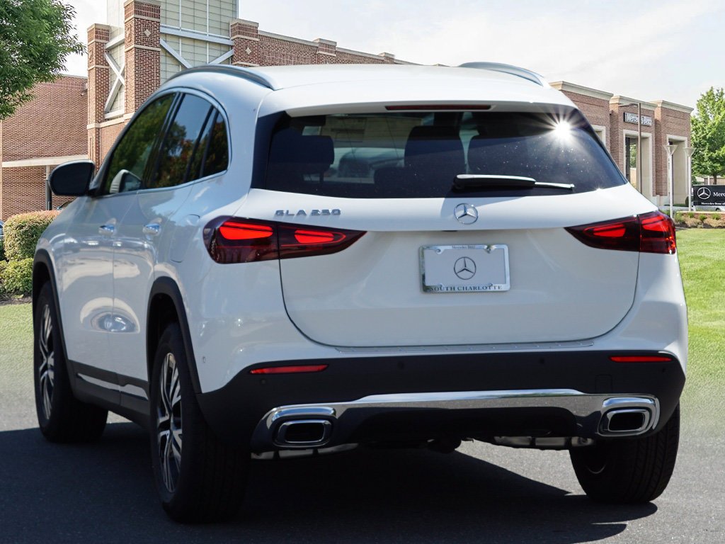 New 2026 Polar White Mercedes-Benz GLA 250 image 41