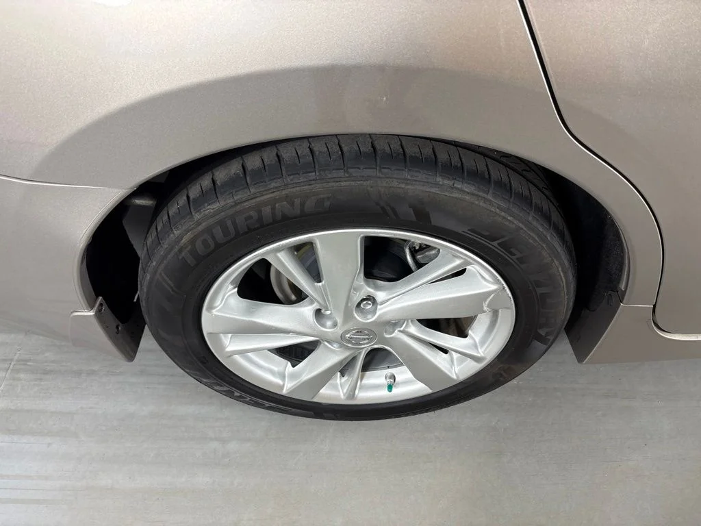 Used 2013 Beige Nissan 2.5 SV image 10