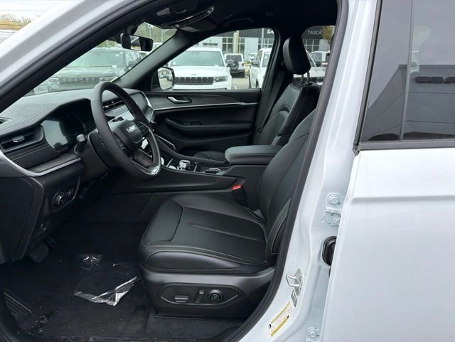 New 2026 Bright White Clear-Coat Exterior Paint Jeep Limited image 13