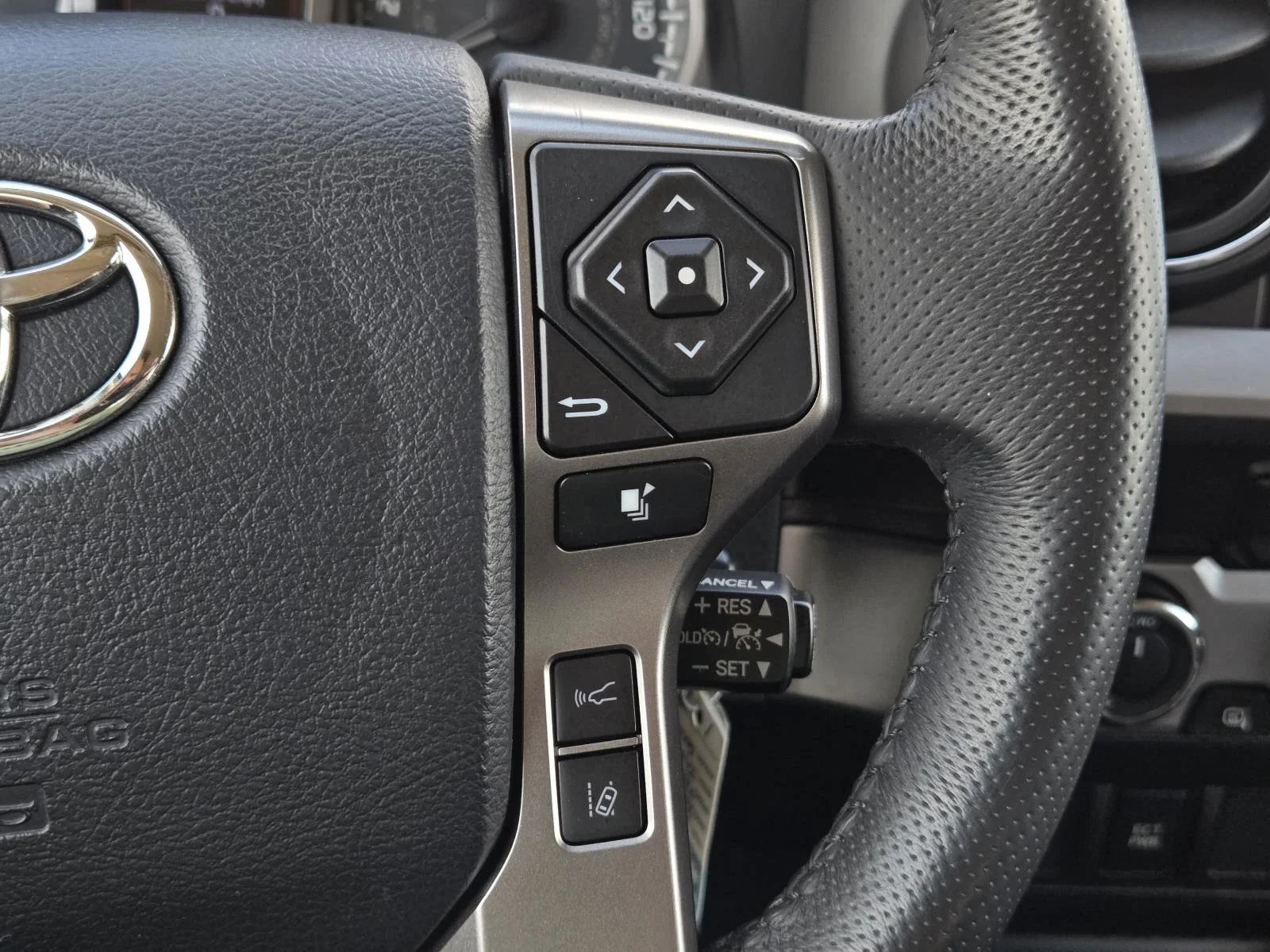 Used 2019 Magnetic Gray Metallic Toyota SR5 image 18