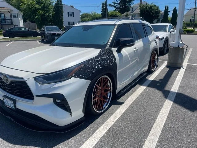 Used 2021 White Toyota XLE image 1