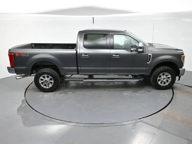 Used 2019 Magnetic Metallic Ford XL image 35