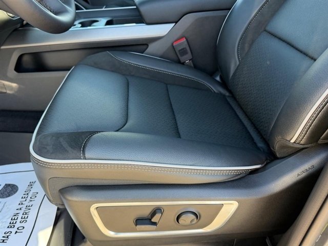 New 2027 Forged Blue Metallic Exterior Paint RAM Laramie image 21