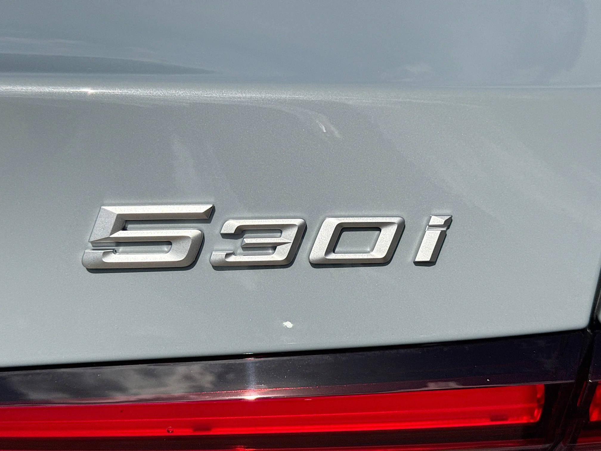 New 2027 Brooklyn Grey Metallic BMW 530i xDrive image 11