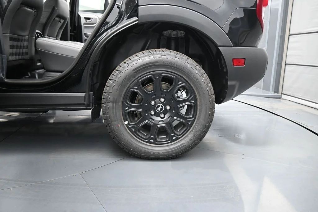 New 2026 Shadow Black Ford Badlands image 19