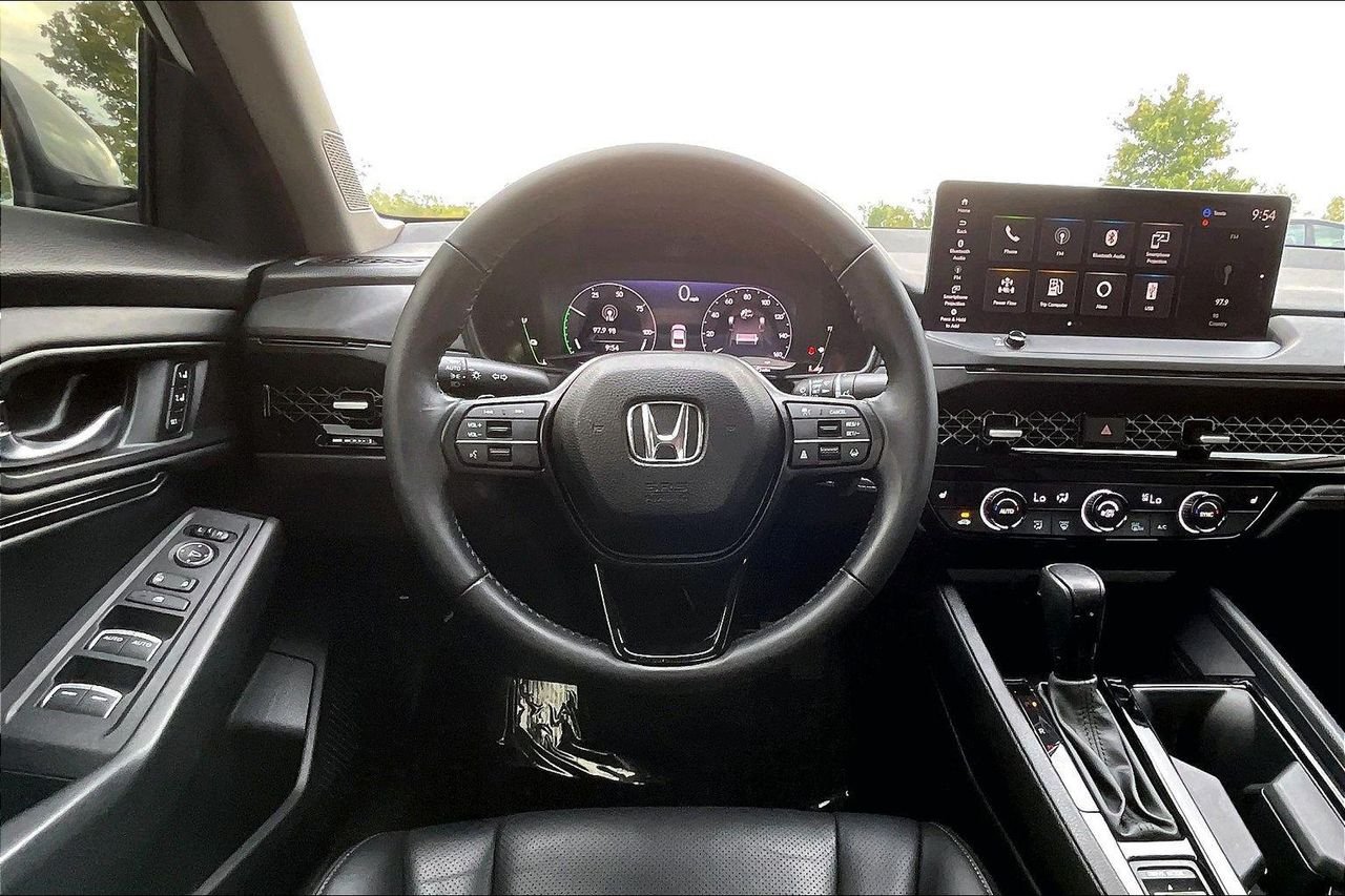 Used 2024 Platinum White Pearl Honda EX-L image 10