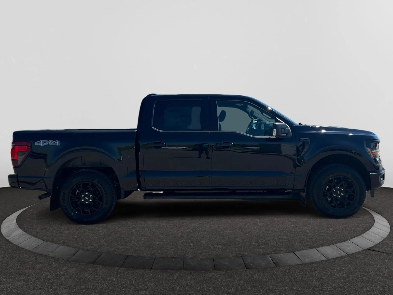 New 2026 Agate Black Metallic Ford XLT image 6