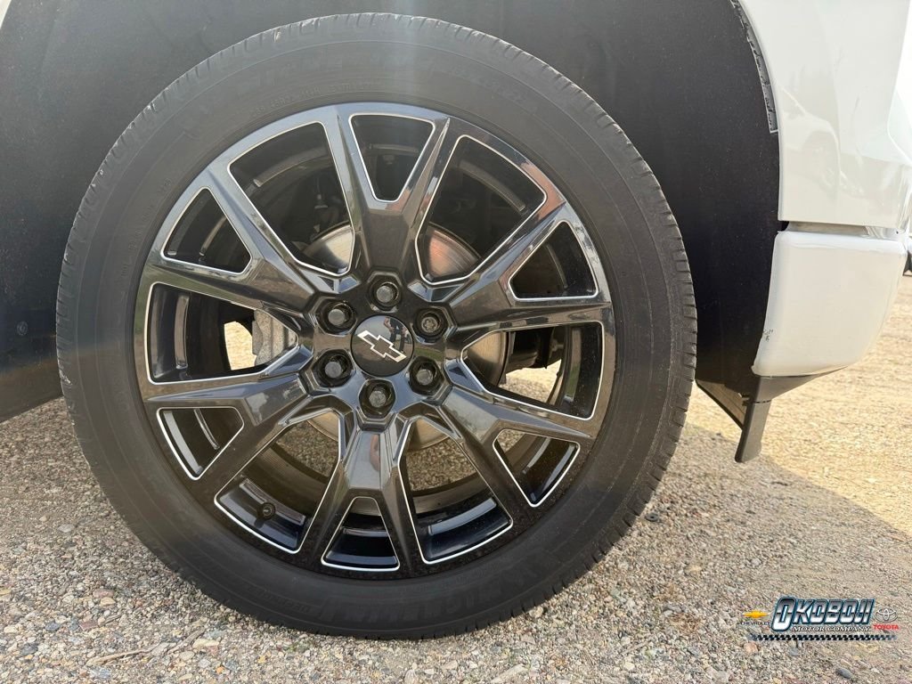 Used 2022 White Chevrolet RST image 23