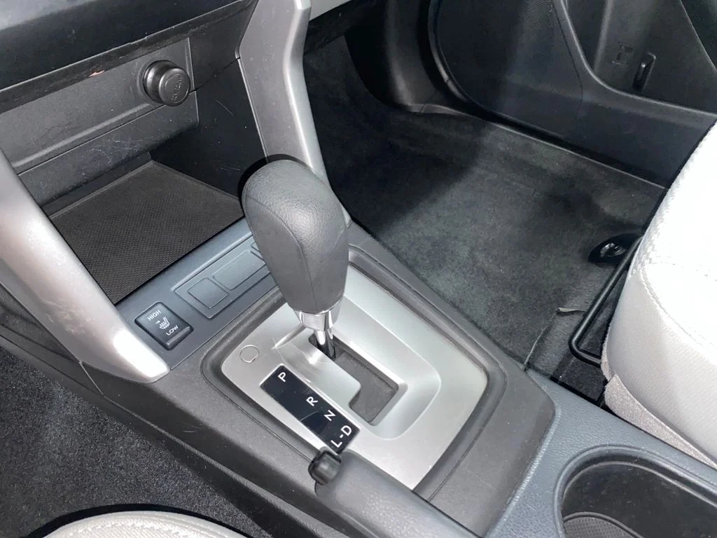 Used 2015 Green Subaru 2.5i Premium image 16