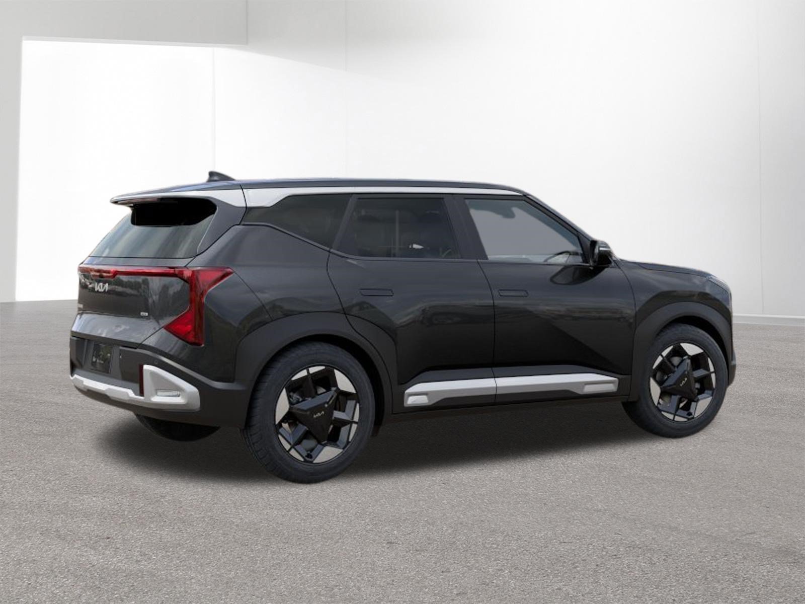New 2027 Interstellar Gray Kia S image 6