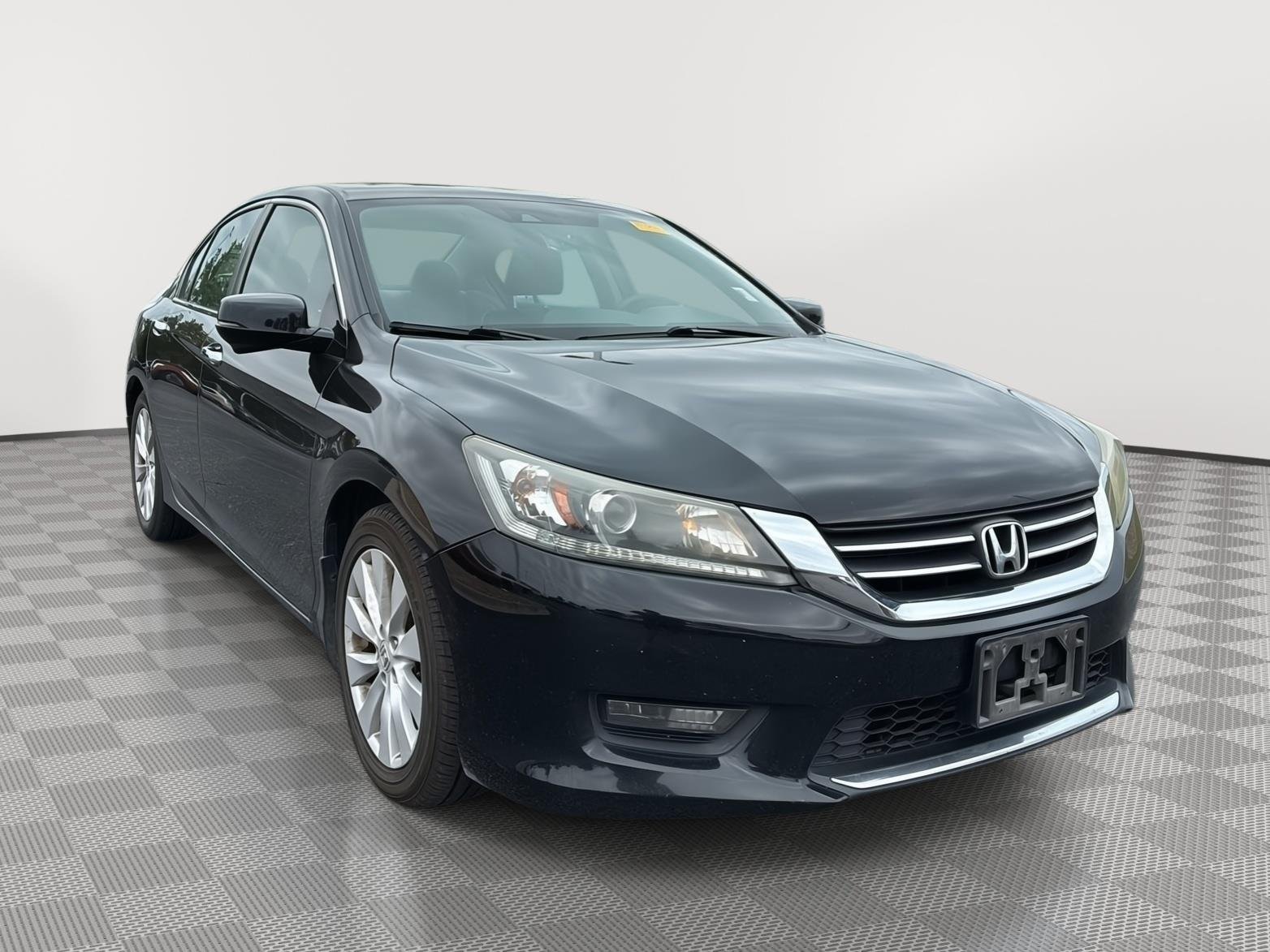 Used 2015 Alabaster Silver Metallic Honda EX-L image 1