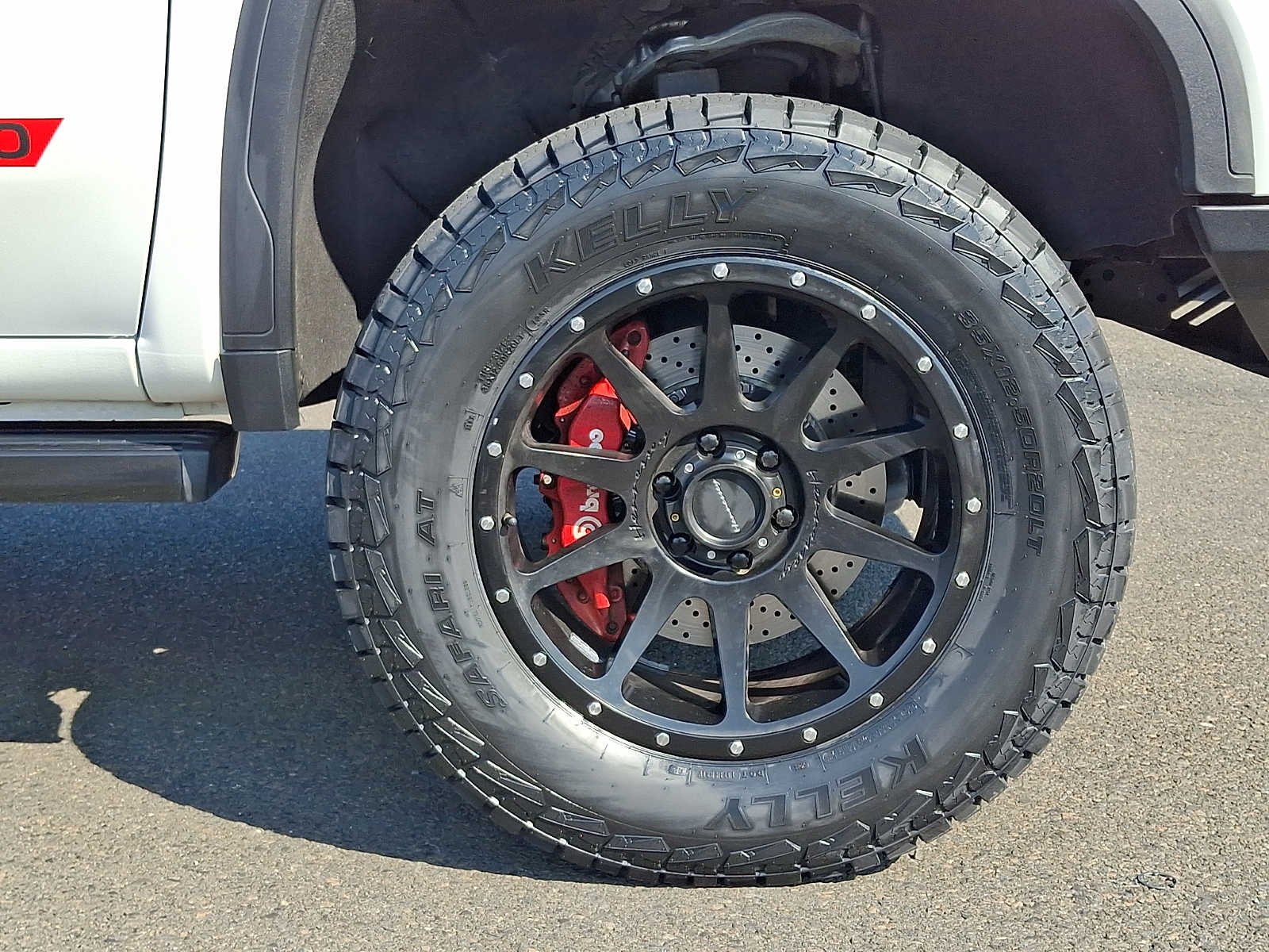 Used 2020 White Frost Tricoat GMC Denali image 8
