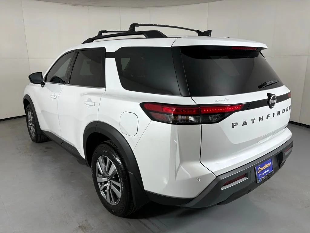 New 2026 Everest White Pearl TriCoat Nissan SL image 6