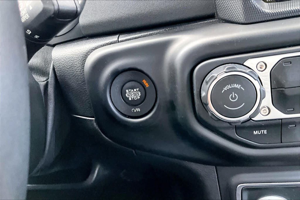 Used 2021 Red Jeep Unlimited Sahara image 32