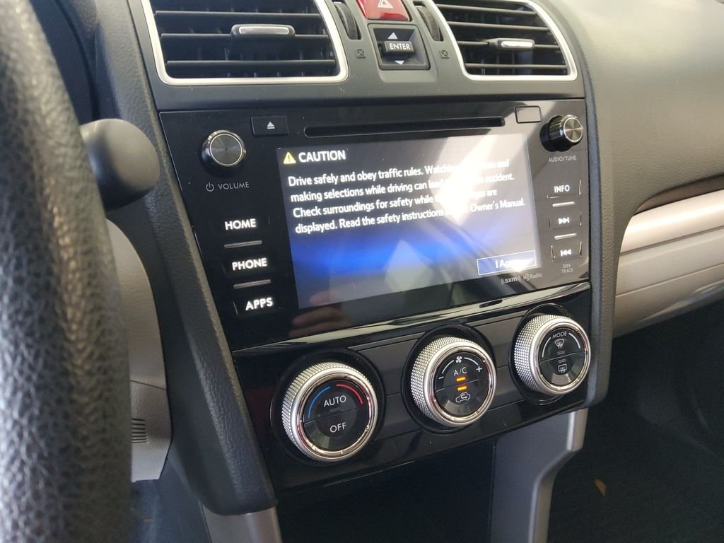 Used 2018 Silver Subaru 2.5i Premium image 11