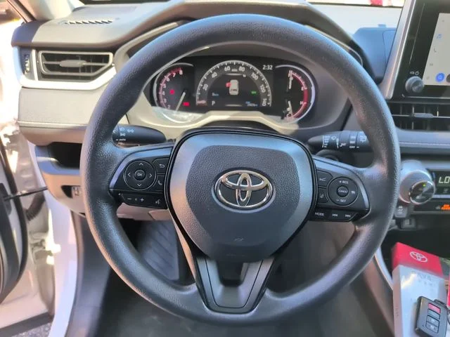 Used 2025 White Toyota XLE image 15