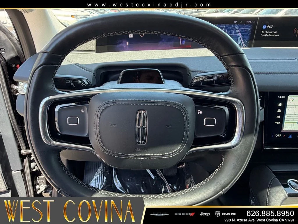 Used 2025 Black Lincoln Reserve image 22