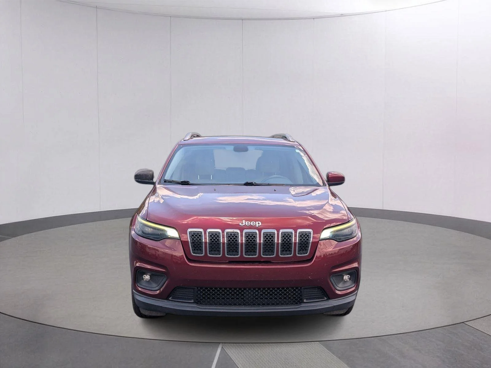 Used 2019 Velvet Red Pearlcoat Jeep Latitude image 8