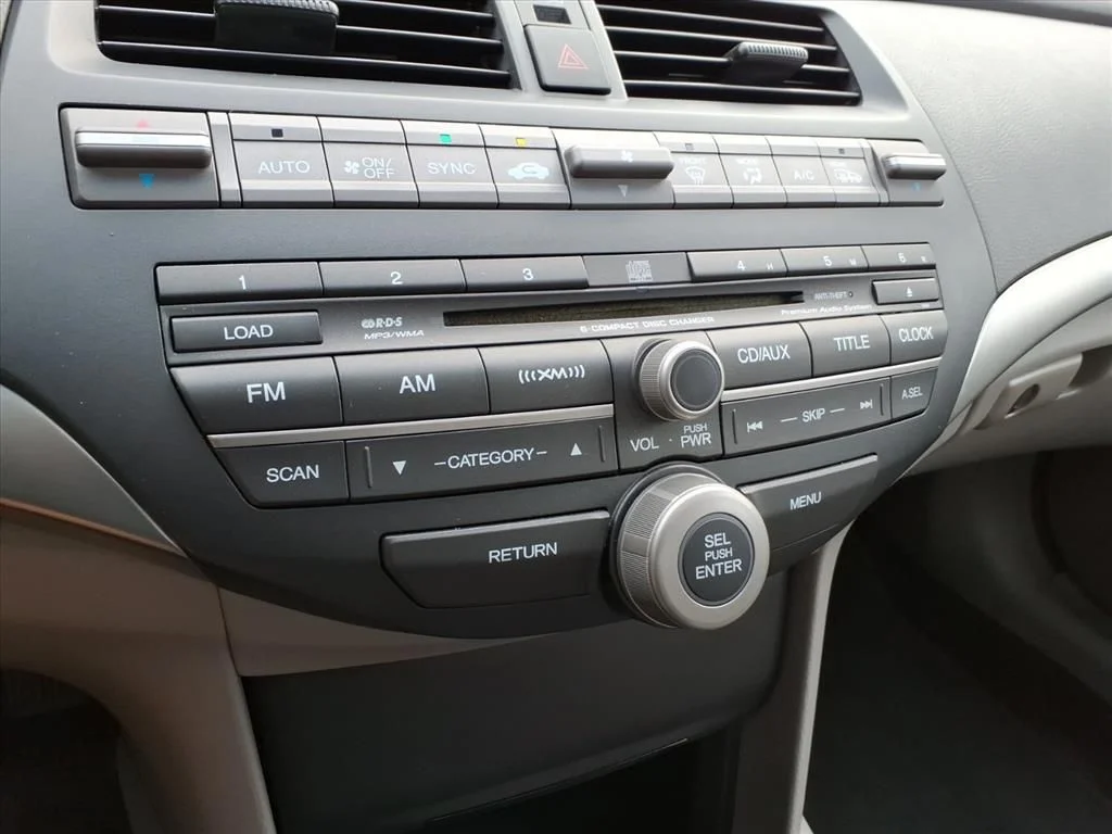 Used 2010  Honda EX-L image 22