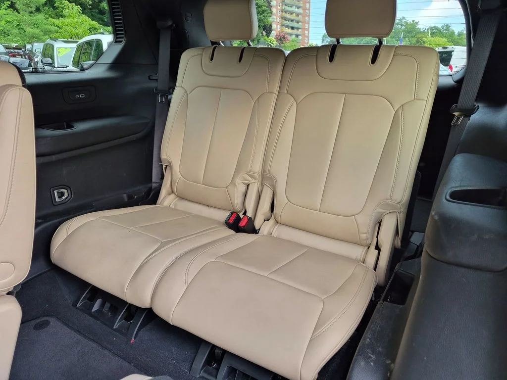 Used 2023 Black Jeep Limited image 25