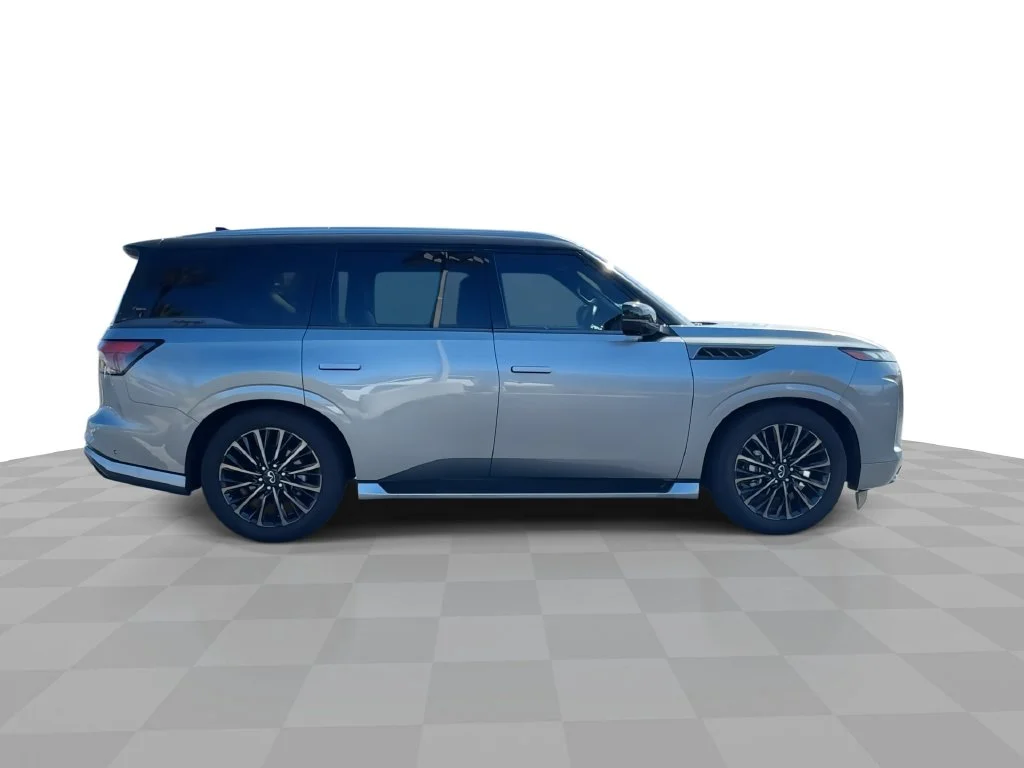 Used 2025 Black INFINITI AUTOGRAPH image 9
