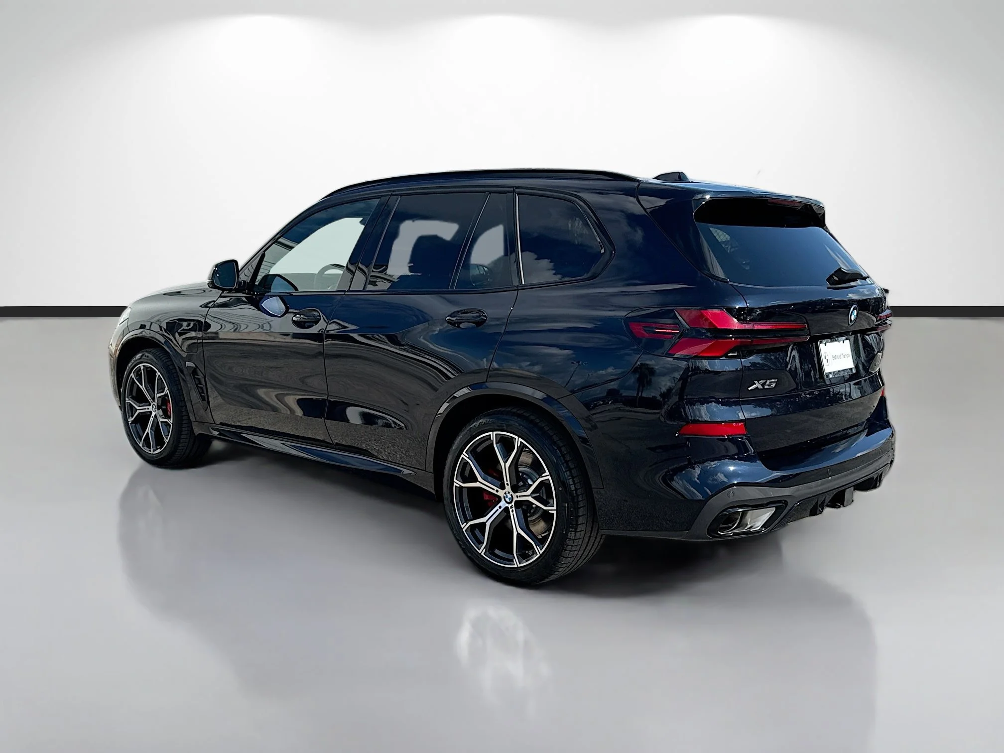 New 2026 Carbon Black Metallic BMW xDrive50e image 5