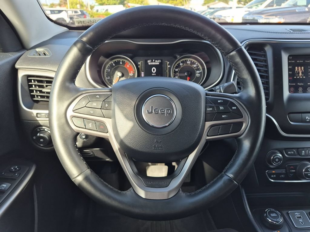Used 2020 Light Brownstone Pearlcoat Jeep Latitude Plus image 13