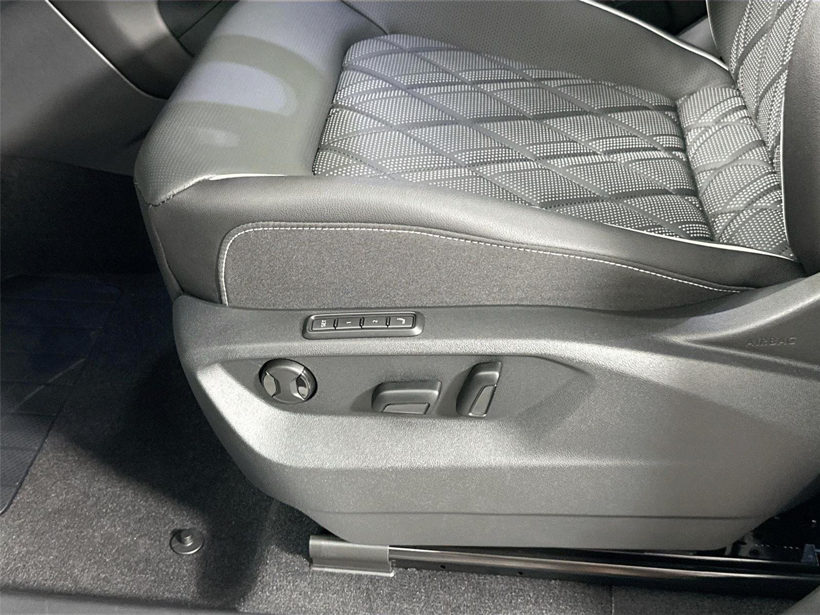 New 2026 Pure Gray Volkswagen 2.0T SEL Premium R-Line image 18