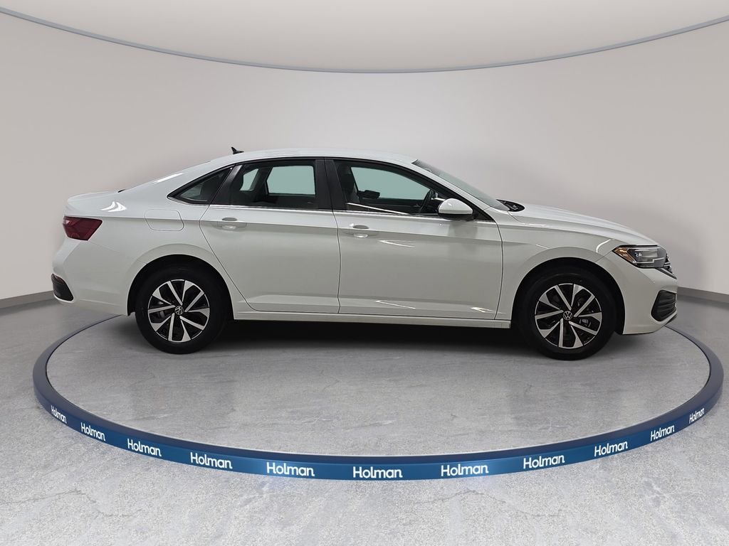 Used 2024 Pure White Volkswagen 1.5T S image 5