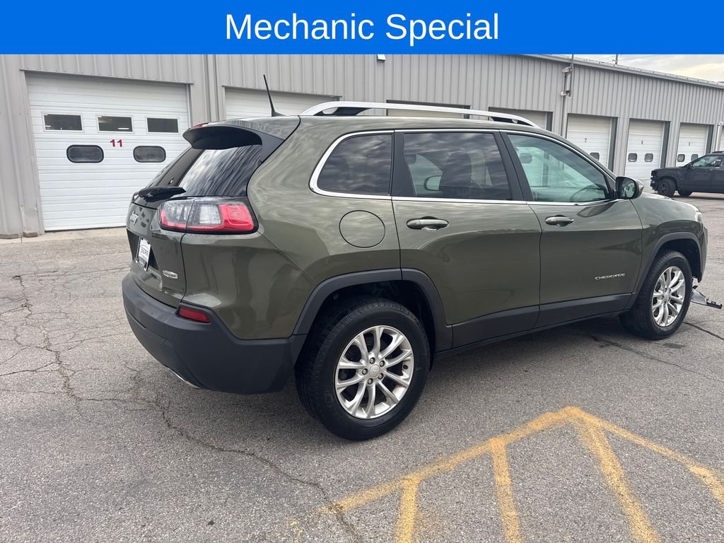 Used 2019 Green Jeep Latitude image 5