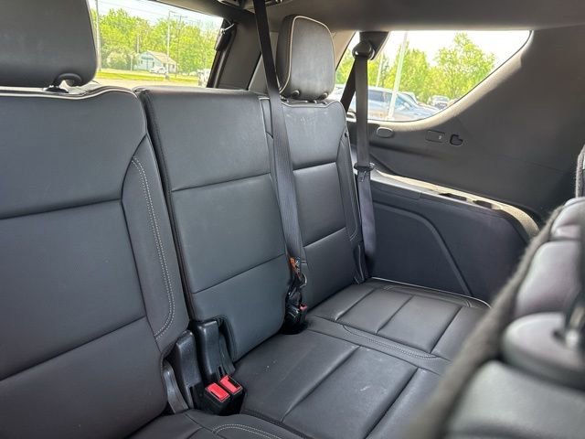Used 2025 Onyx Black GMC Elevation image 13