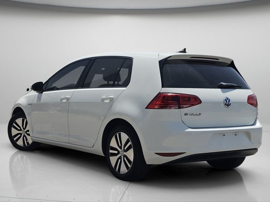 Used 2016 Pure White Volkswagen SE image 22